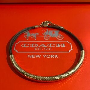 Beautiful St Thomas necklace new.